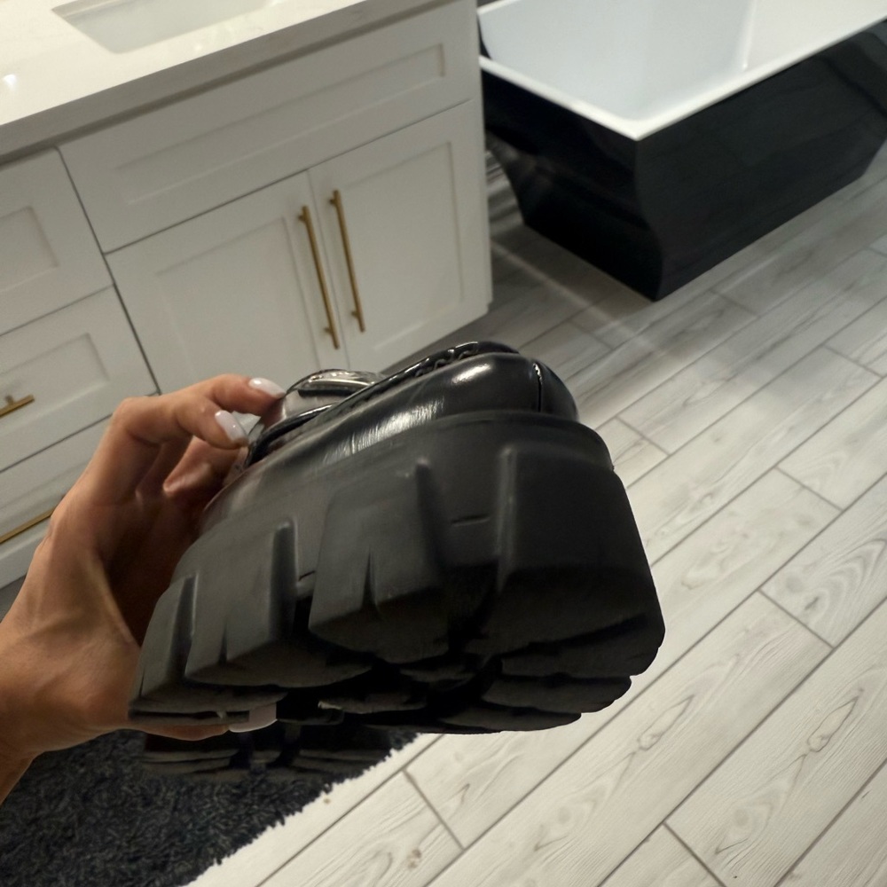 Prada Monolith Pointy women shoes - Picture 7 of 11